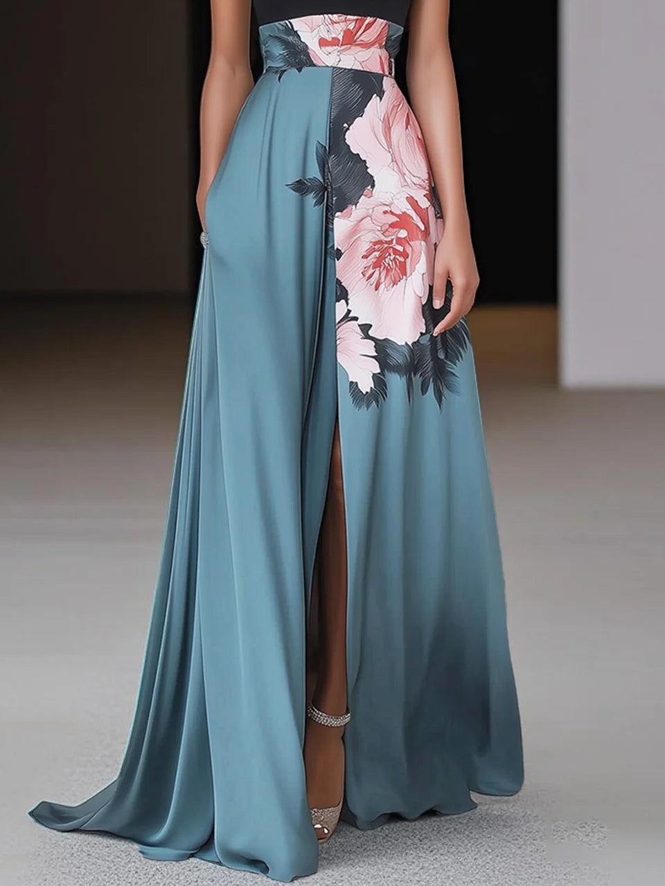 Abito Maxi A-Line con Spacco | Senza Maniche e Dettaglio Floreale