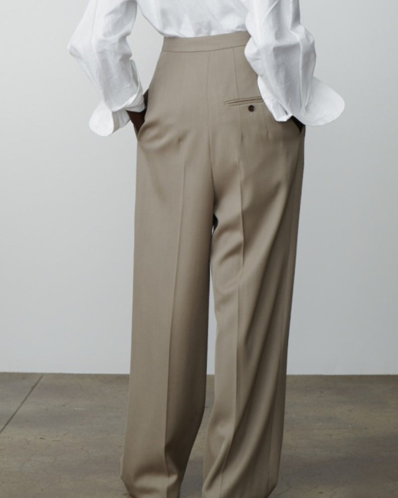 Pantaloni Oversize in Lana | Comfort e Stile Essenziale