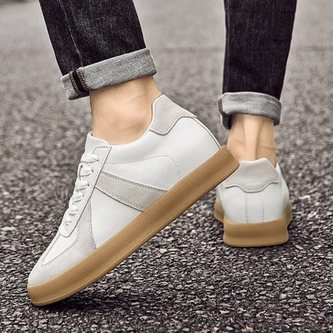 Sneakers con Rialzo Interno e Inserti Laterali | Comfort