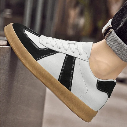 Sneakers con Rialzo Interno e Inserti Laterali | Comfort