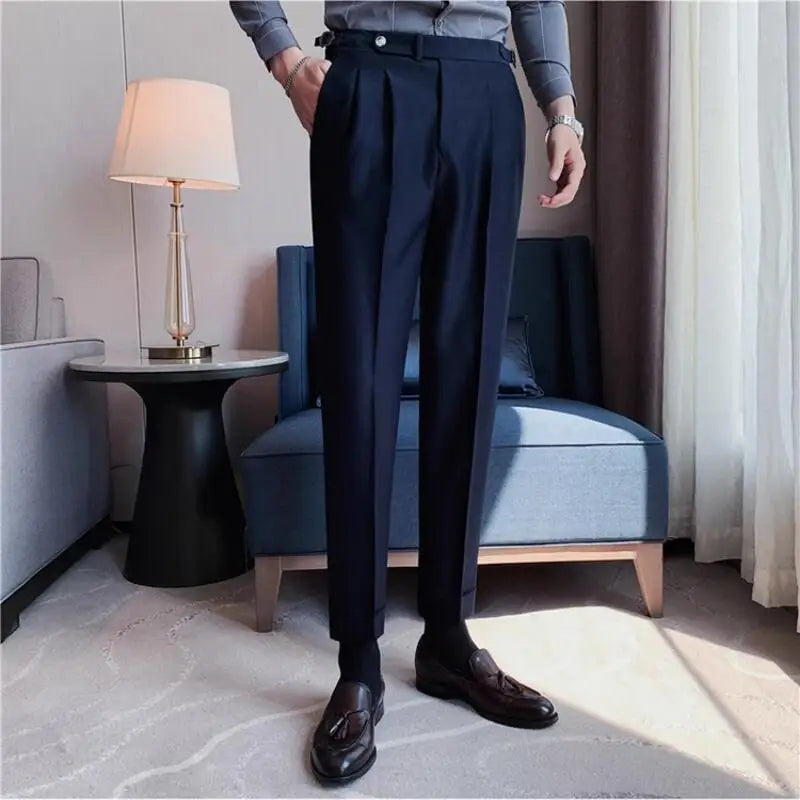 Pantaloni Slim Fit Eleganti | Linea Affusolata e Finitura Curata