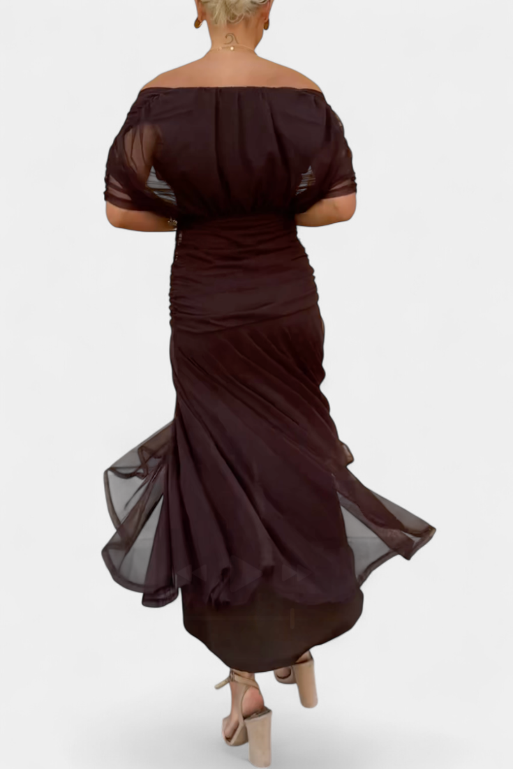 Abito Elegante | Struttura Femminile e Dettaglio Sartoriale