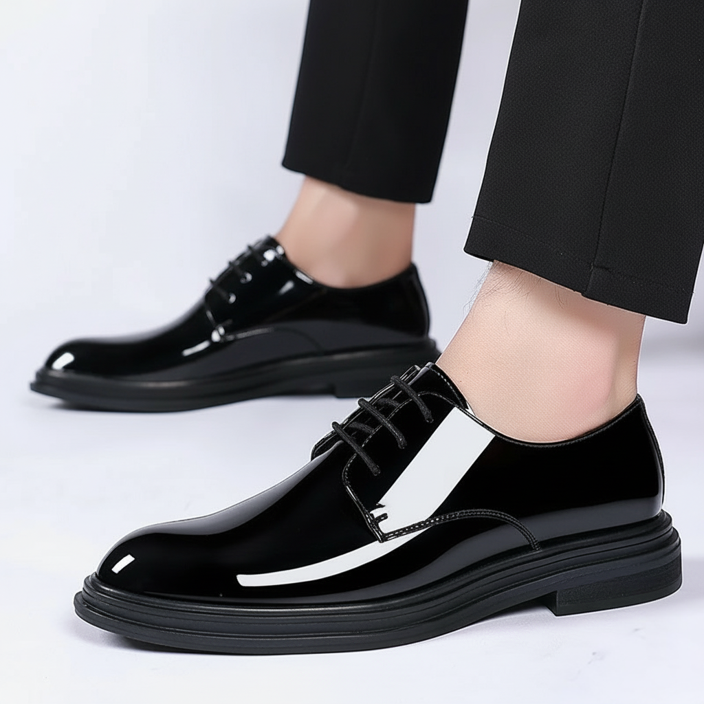 Scarpa con Rialzo | Linea Essenziale e Comfort Duraturo