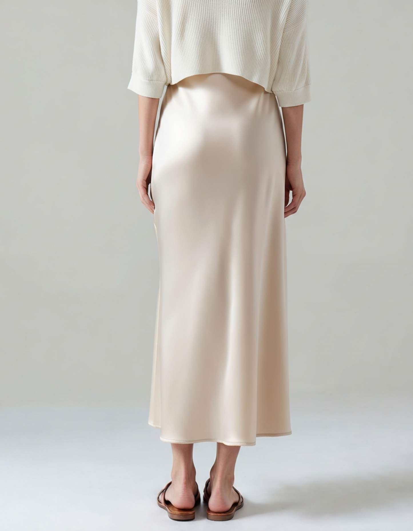 Gonna in Seta | Eleganza Essenziale e Vestibilità Confortevole