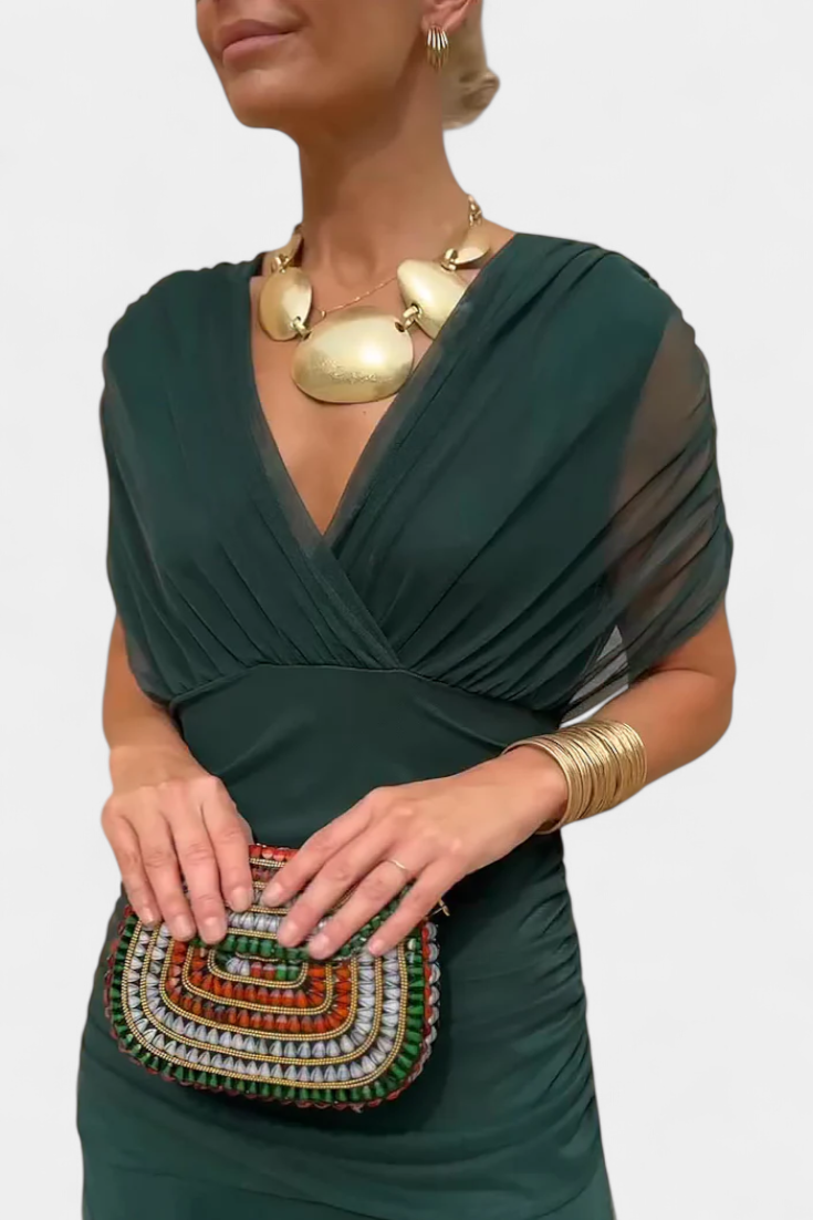 Abito Elegante | Struttura Femminile e Dettaglio Sartoriale